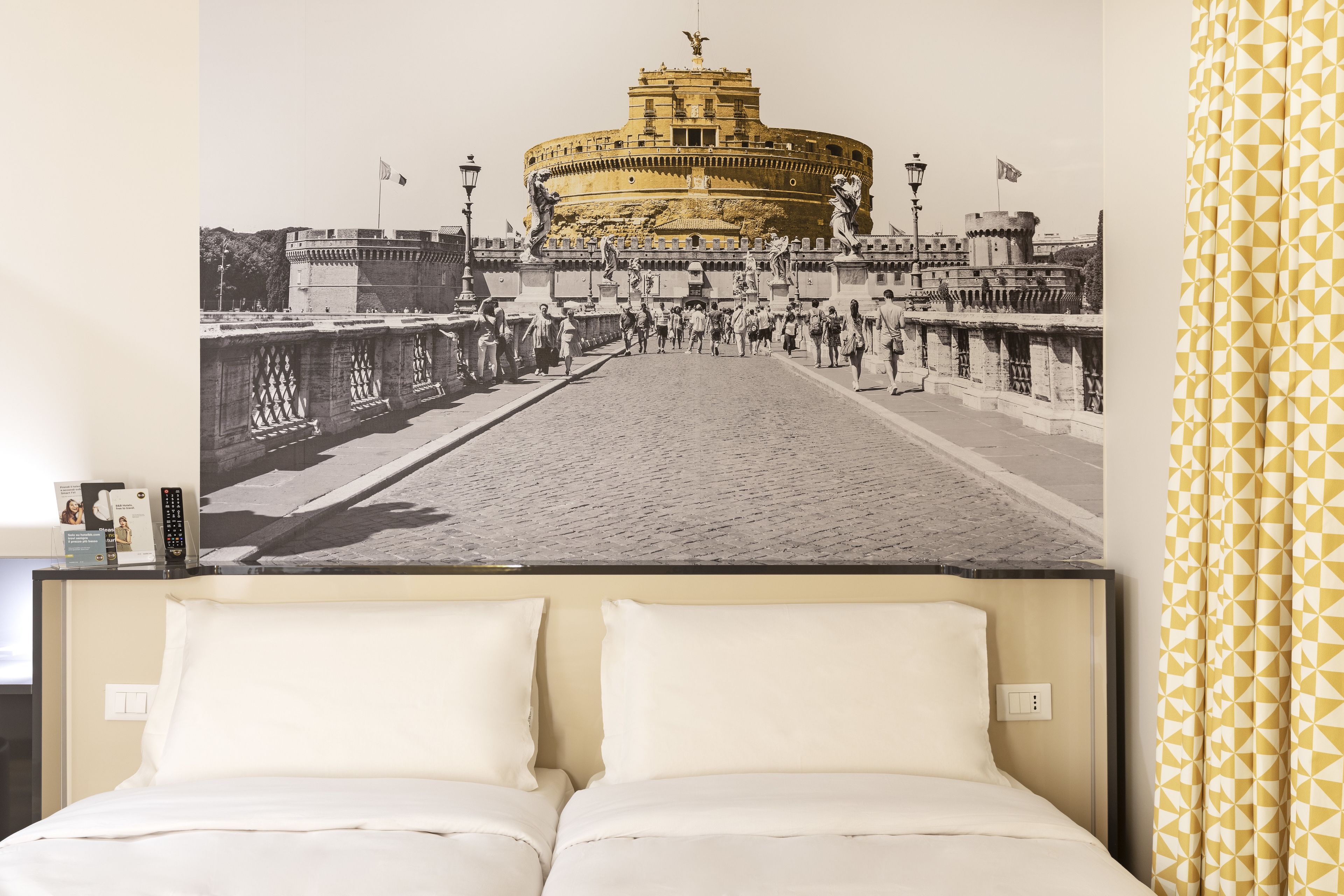 ห้องสแตนดาร์ดทวิน, ปลอดบุหรี่ | ตู้นิรภัยในห้องพัก, โต๊ะทำงาน, ผ้าม่านกันแสง, ห้องเก็บเสียง