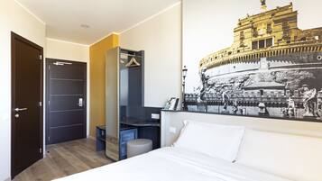 Standard Double Room, Non Smoking | In-room safe, desk, blackout drapes, soundproofing