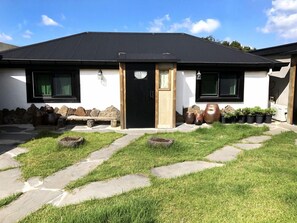 House (Main Building) | Front of property - Doldam House (Jeju City)