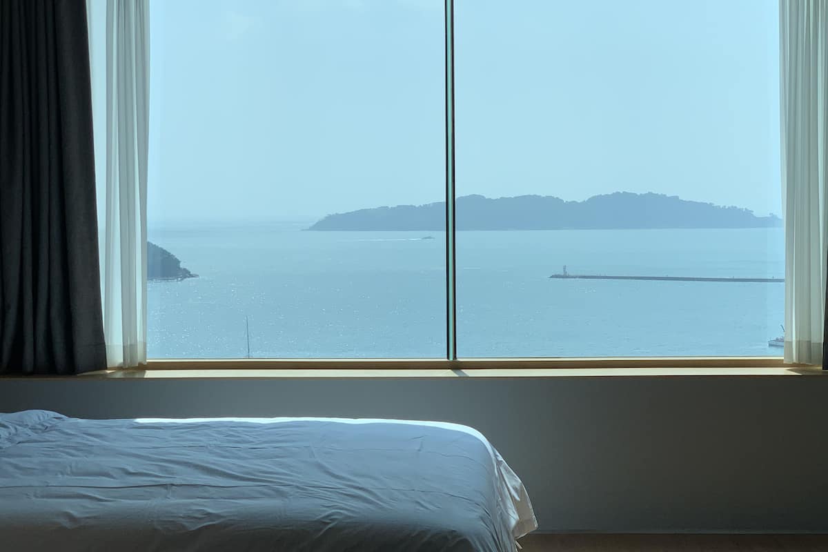 vip room | 2 bedrooms, desk, blackout curtains, free wifi