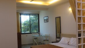 Unclassified image, 3 of 7, button - Taraai Rest House (Vengurla)