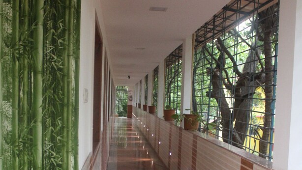 Unclassified image, 1 of 7, button - Taraai Rest House (Vengurla)