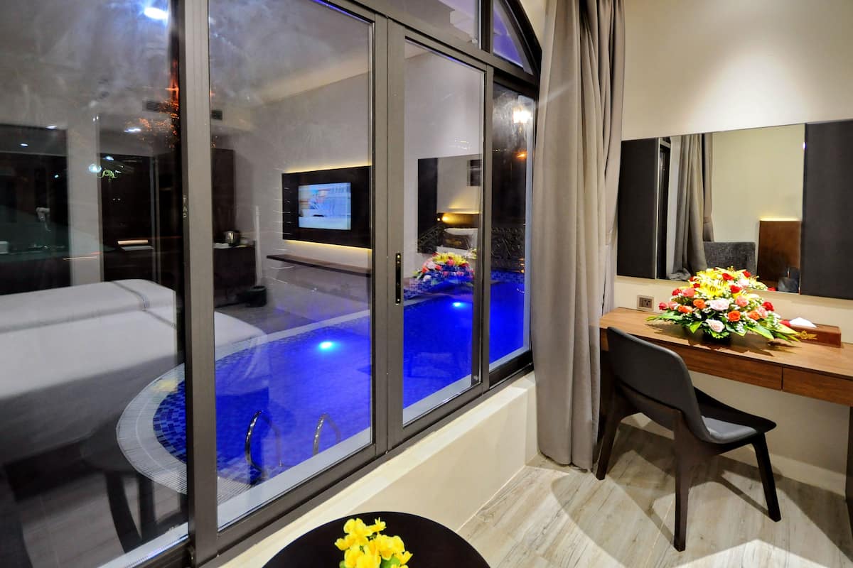 Superior Room | Minibar, in-room safe, desk, soundproofing
