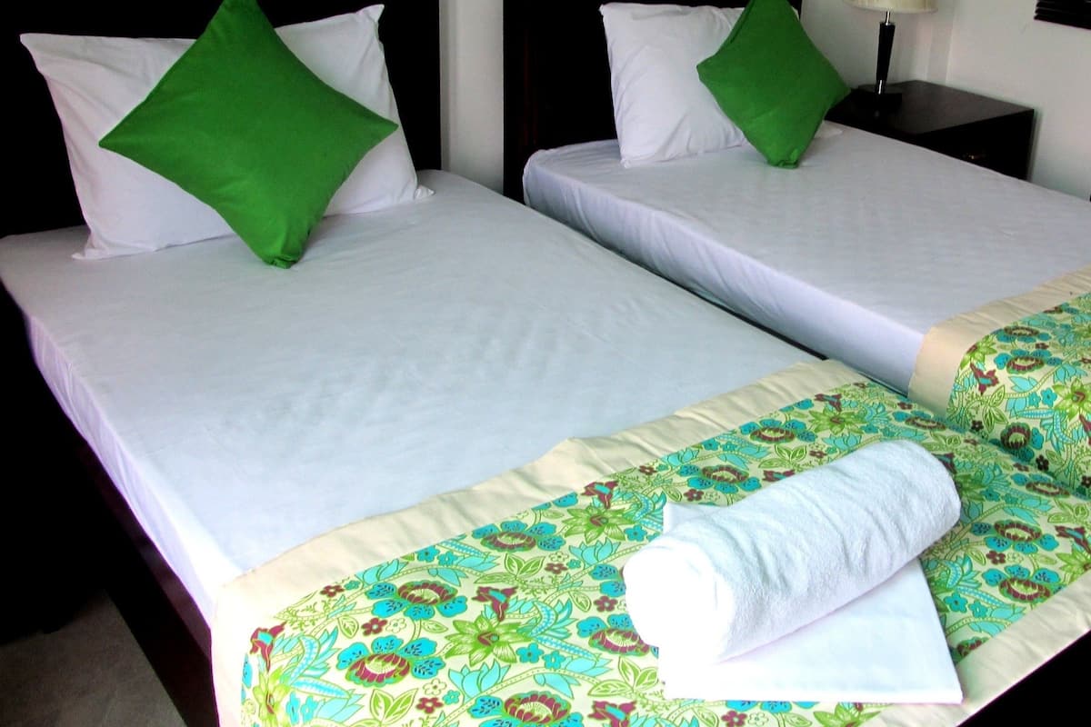 Quarto duplo luxo, várias camas, para fumantes | 2 quartos, roupas de cama premium, edredons de pluma