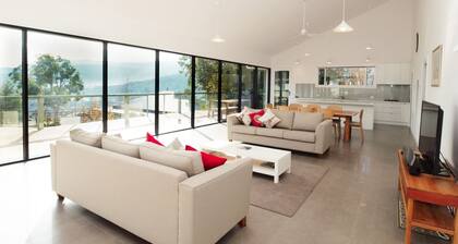 CRANLEIGH - Beautiful modern home