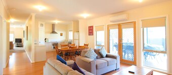 THE ANGELINA - Centre of town overlooking Gallipoli Park