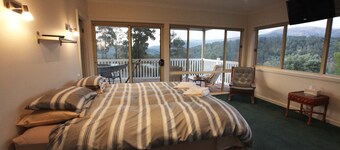 GREENLANDS GUEST HOUSE - Large two story house