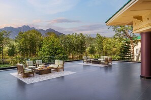 Khu ẩm thực ngoài trời