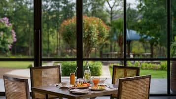Daily buffet breakfast for a fee