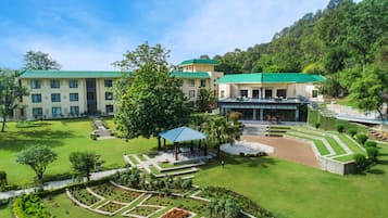 1 phòng ngủ, bộ đồ giường cao cấp, minibar, két bảo mật tại phòng