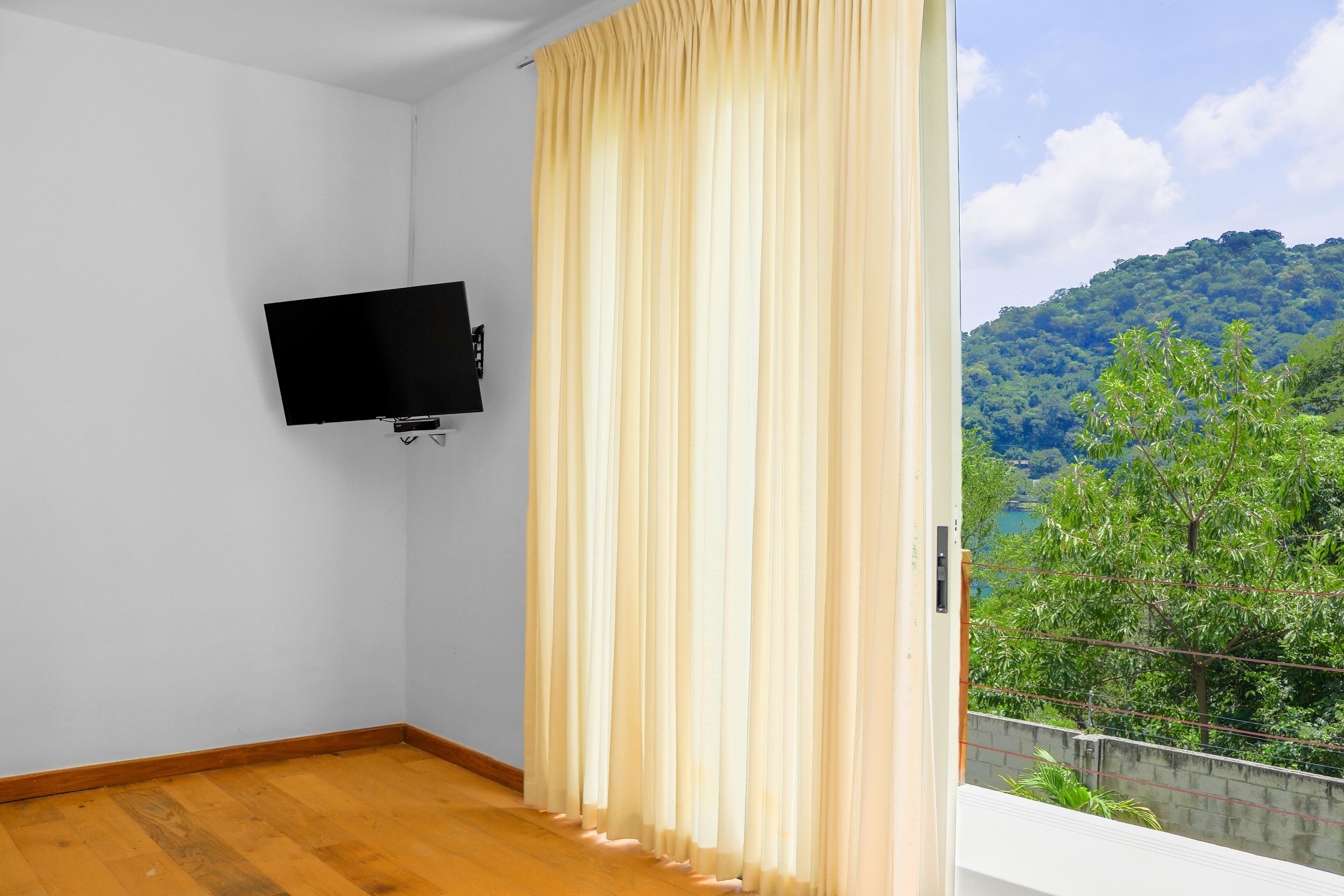 Double Room with Garden View | 객실에서 보이는 전망