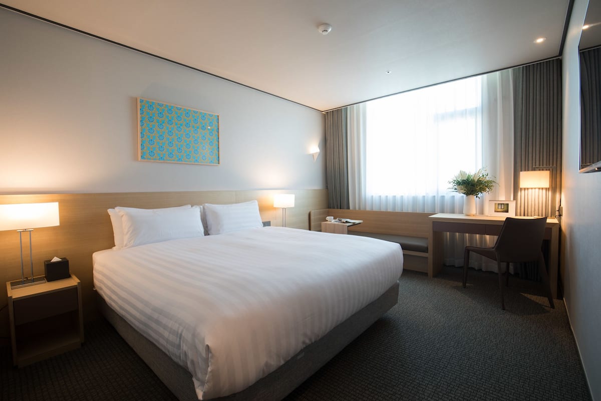 Deluxe-Doppelzimmer | Hochwertige Bettwaren, Zimmersafe, Schreibtisch, Verdunkelungsvorhänge