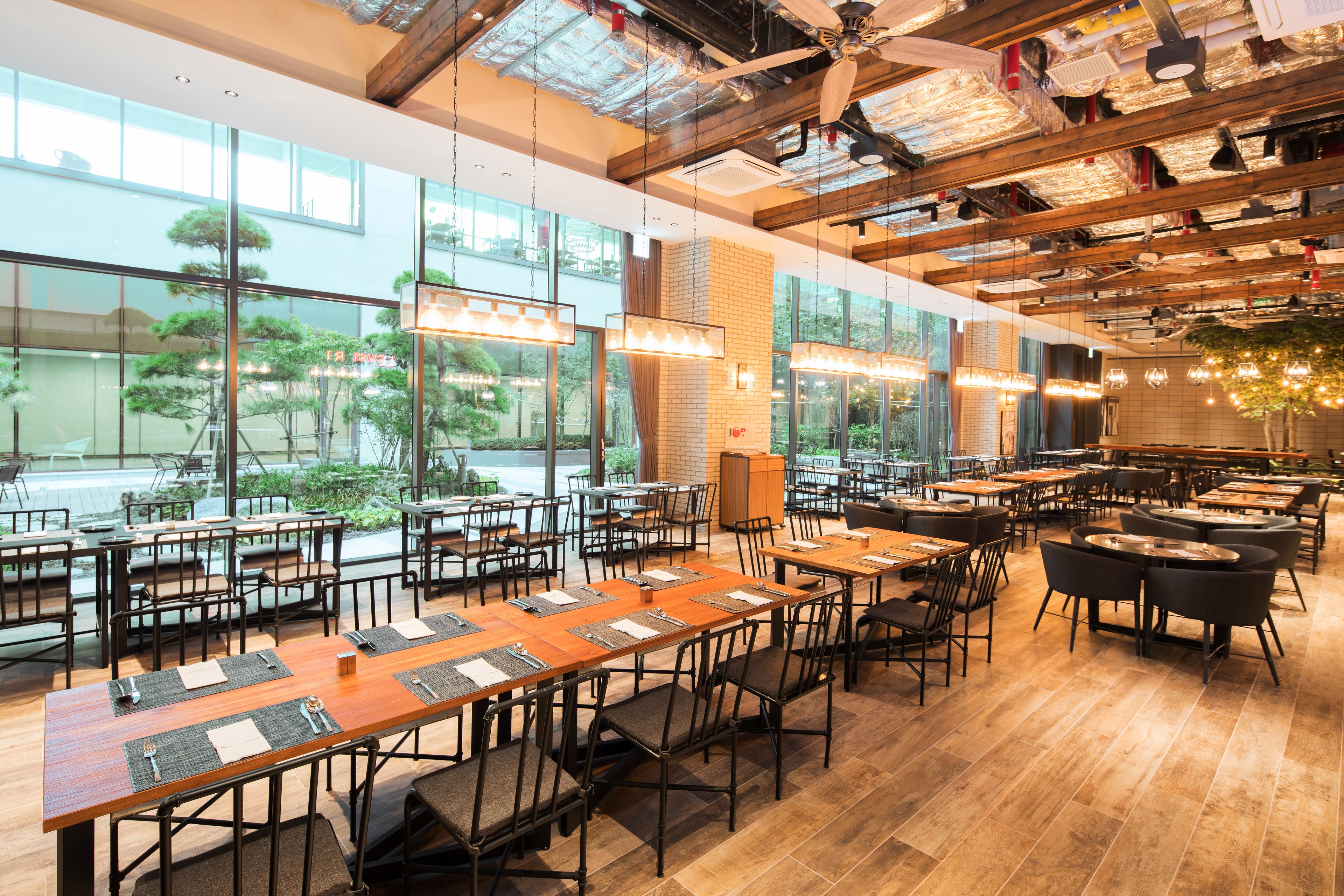 breakfast, lunch, dinner served; italian cuisine