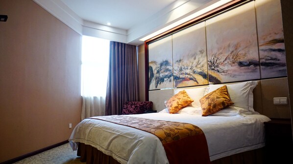 Executive Double Room | Desk, blackout curtains, iron/ironing board, free WiFi - Hualian Eastern Hotel (Chengdu)