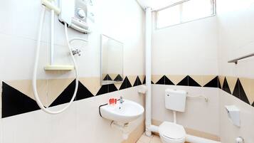 Family Suite | Bathroom