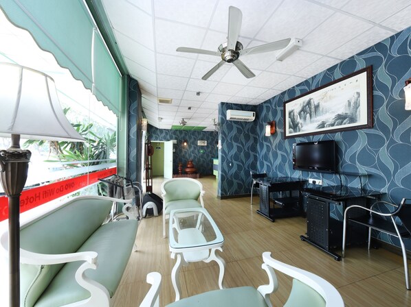 Coin salon dans le hall