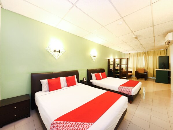 Family Suite | Desk, free WiFi