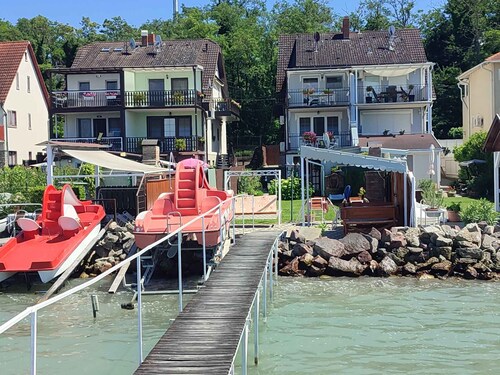 Holiday apartment directly on the lake with its own jetty