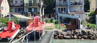 Holiday apartment directly on the lake with its own jetty