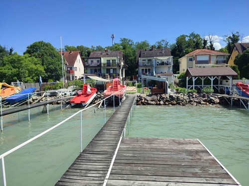 Holiday apartment directly on the lake with private jetty