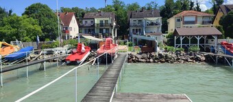 Holiday apartment directly on the lake with private jetty
