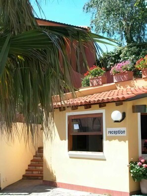 Exterior - Studio with pool (Pietra Ligure)