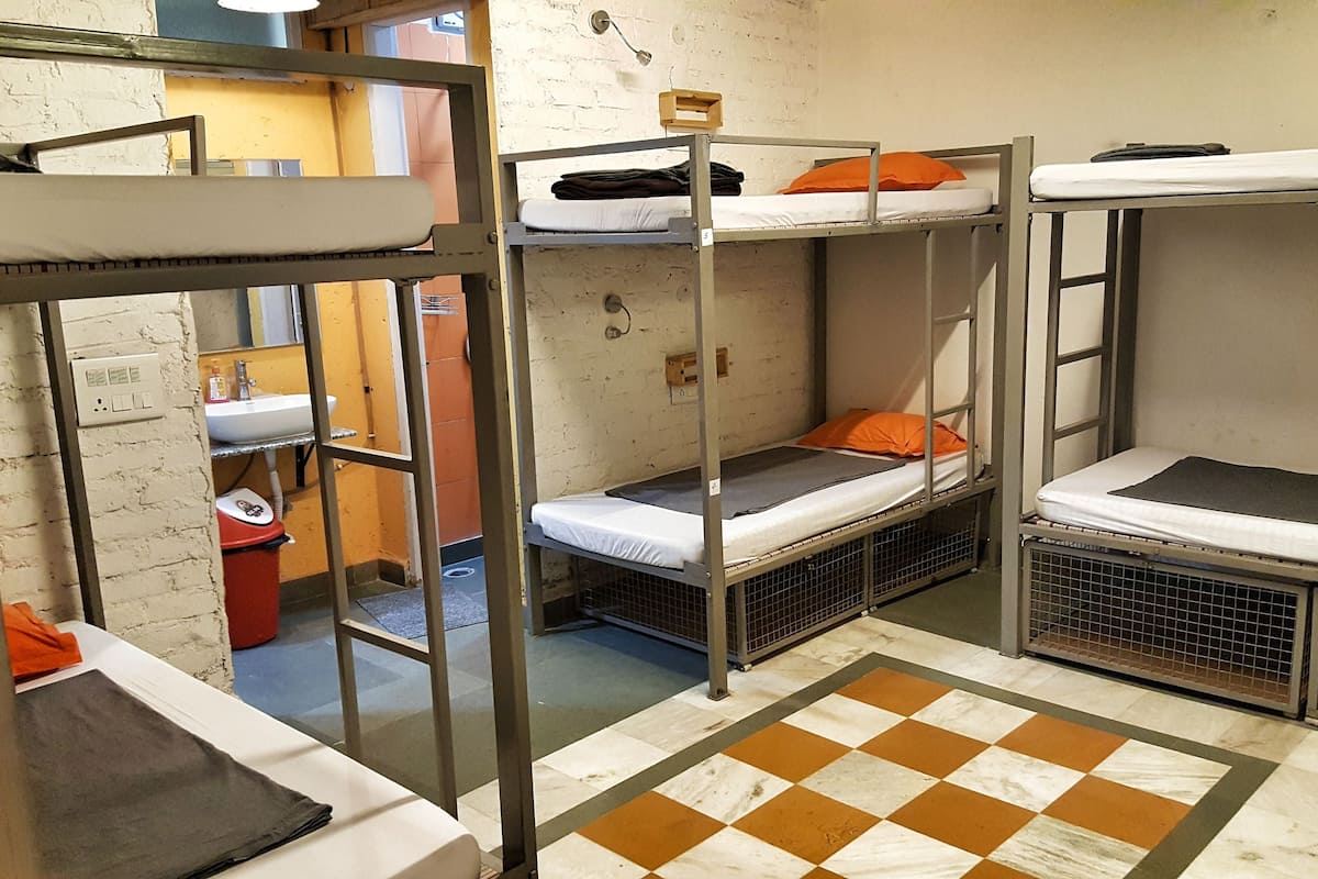 Dormitorio condiviso Superior, non fumatori | Ferro/asse da stiro, Wi-Fi gratuito, lenzuola