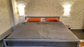 Deluxe Double Room | Iron/ironing board, free WiFi, bed sheets - Jugaad Hostels (New Delhi)