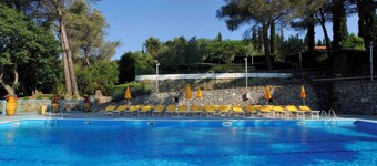 Bungalow with pool