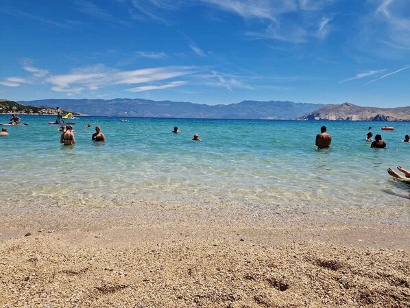 Beach nearby - Holiday apartment with sea view and air conditioning (Baška)