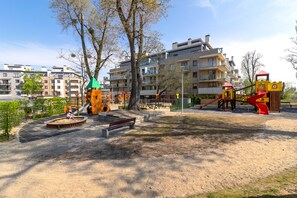 Children’s play area – outdoor - nice2stay Gdańsk Oliwa Park 2 (Gdansk)