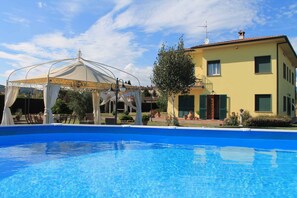 Pool - Holiday apartment mit Pool (Montecarlo Lucca)