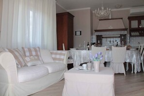 TV - Holiday apartment mit Pool (Montecarlo Lucca)
