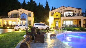 Front of property - evening/night - Yeats Vill Pension (Seogwipo)