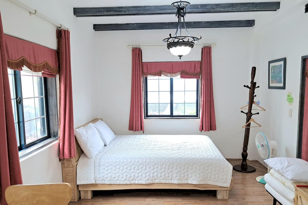 Double Room, Annex Building | Individually decorated, individually furnished, blackout drapes