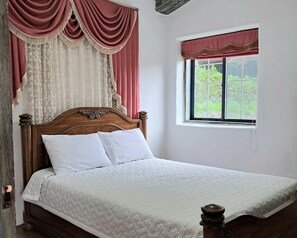 Individually decorated, individually furnished, blackout drapes - Yeats Vill Pension (Seogwipo)