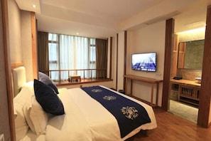 Elite Double Room | Blackout drapes, free WiFi