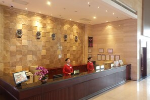 Quầy tiếp tân