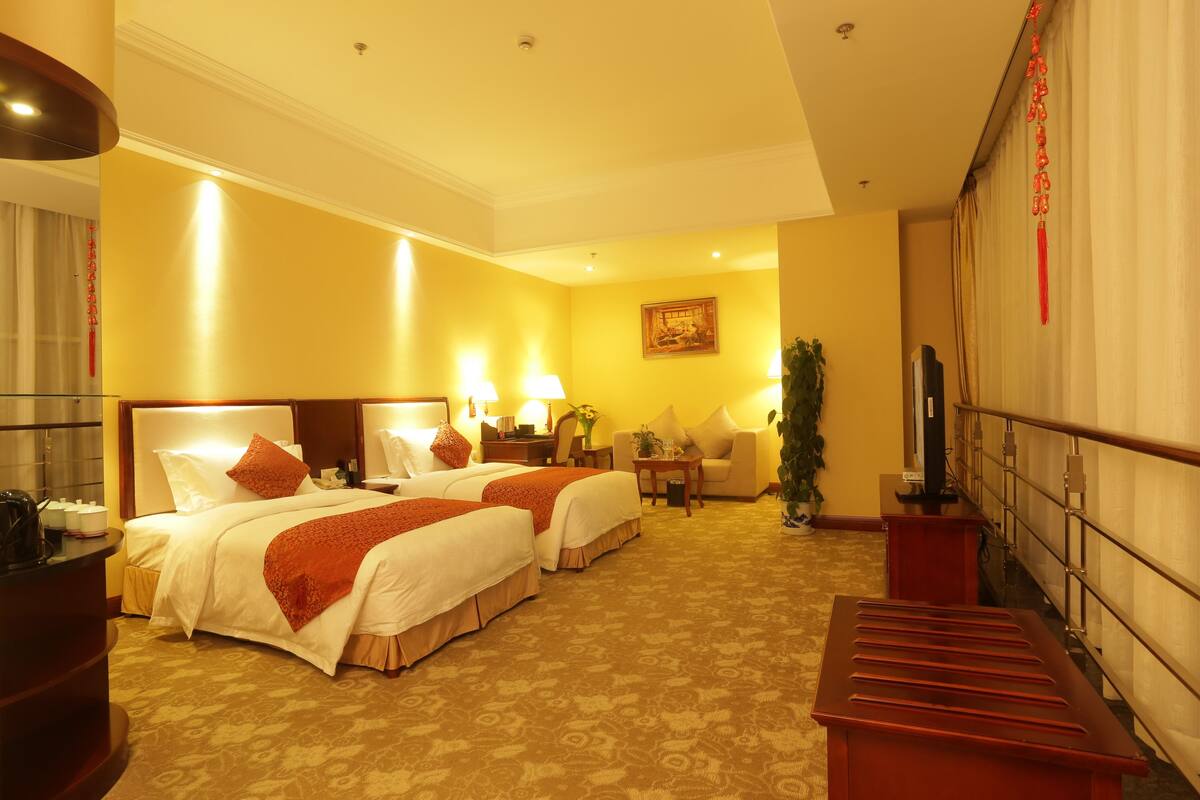 Business Twin Room | Minibar, desk, blackout curtains, iron/ironing board (on request)