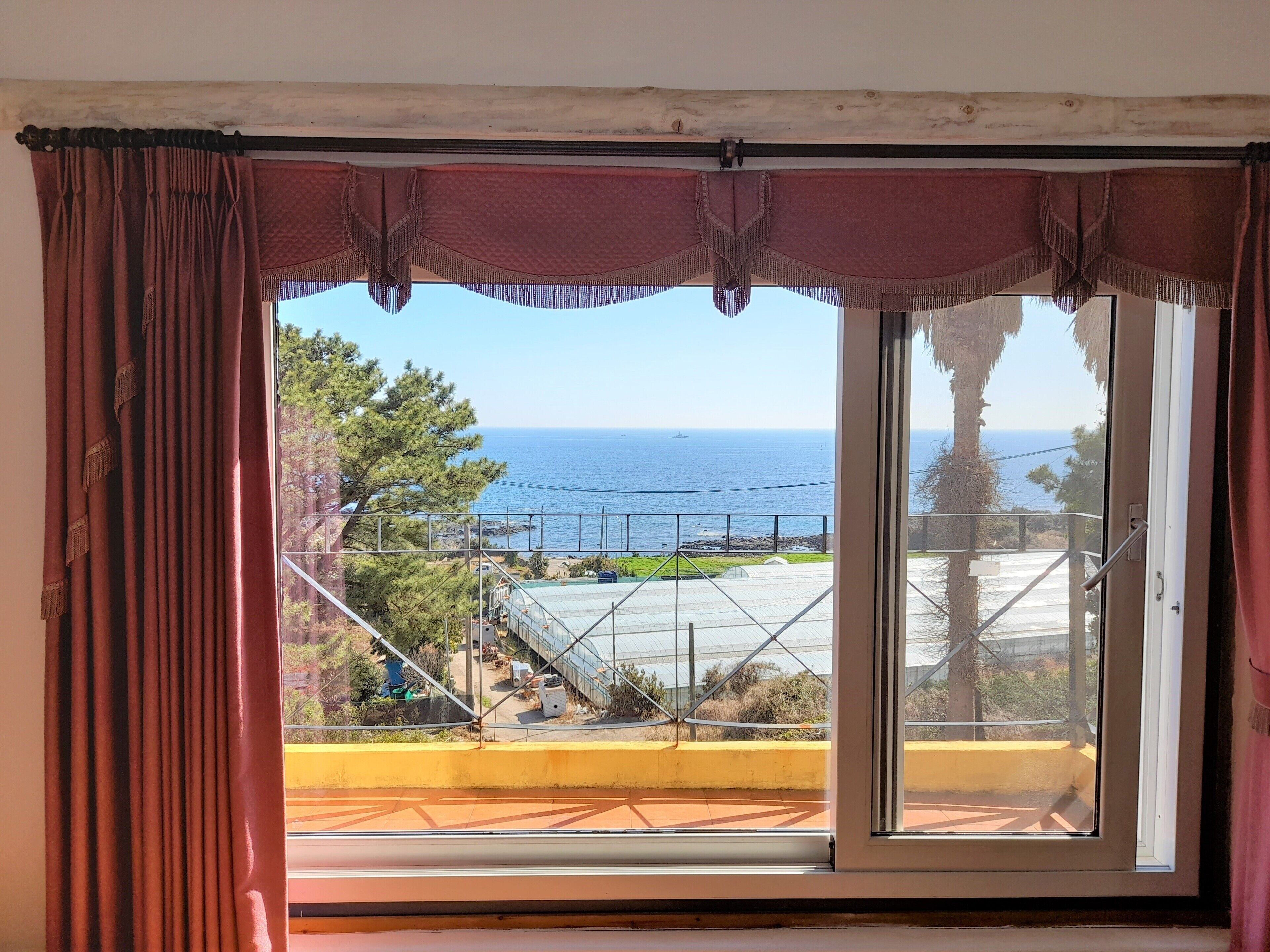 에버그린룸 - 만6세 이하 어린이 추가시 추가침구 제공없음 | 발코니