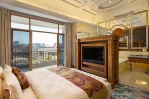Minibar, in-room safe, desk, blackout curtains - Huitang Huatian Hot Spring Resort Hotel (Changsha)