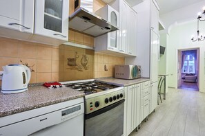 2 bedrooms, individually decorated, individually furnished