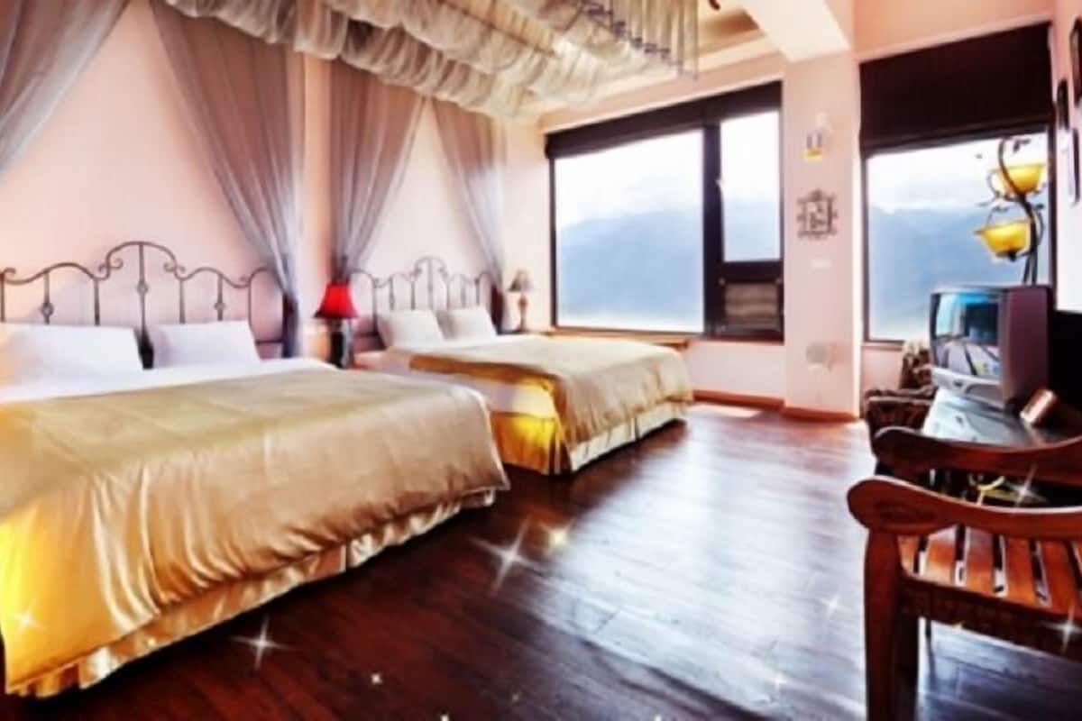 Romantic Quadruple Room