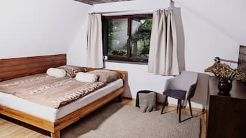 Comfort House, 2 Bedrooms, Non Smoking, Garden View | Blackout curtains, iron/ironing board, free WiFi