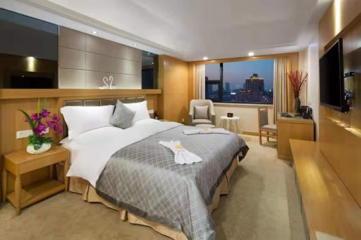Desk, blackout curtains, iron/ironing board, free WiFi