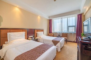 書桌、遮光窗簾/窗簾、熨斗/熨衫板、免費 Wi-Fi