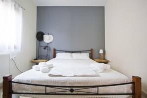 3 bedrooms, iron/ironing board, free cribs/infant beds, free WiFi