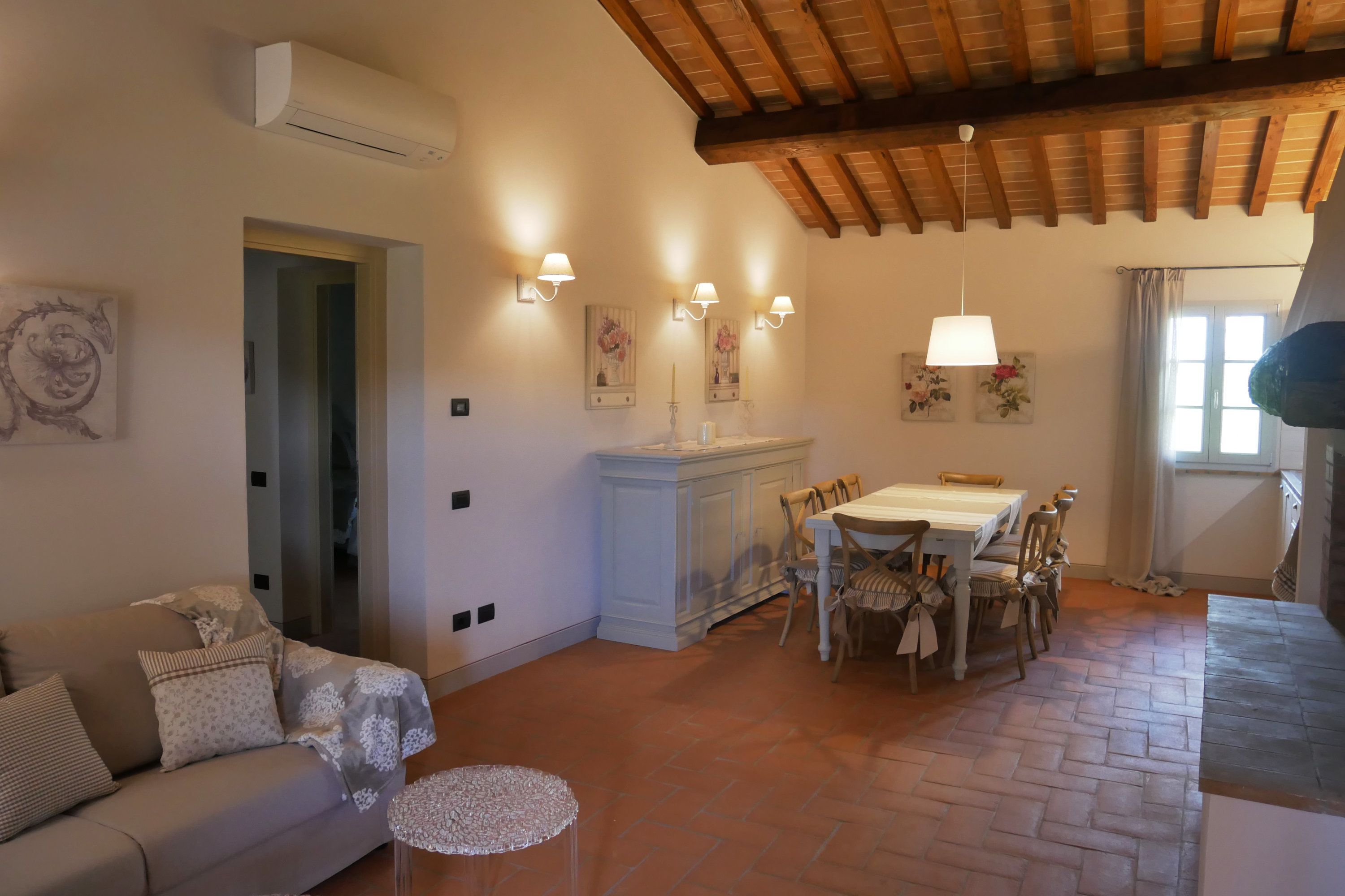 Comfort Apartment, 2 Bedrooms, Pool View (Acacia) | In-room dining