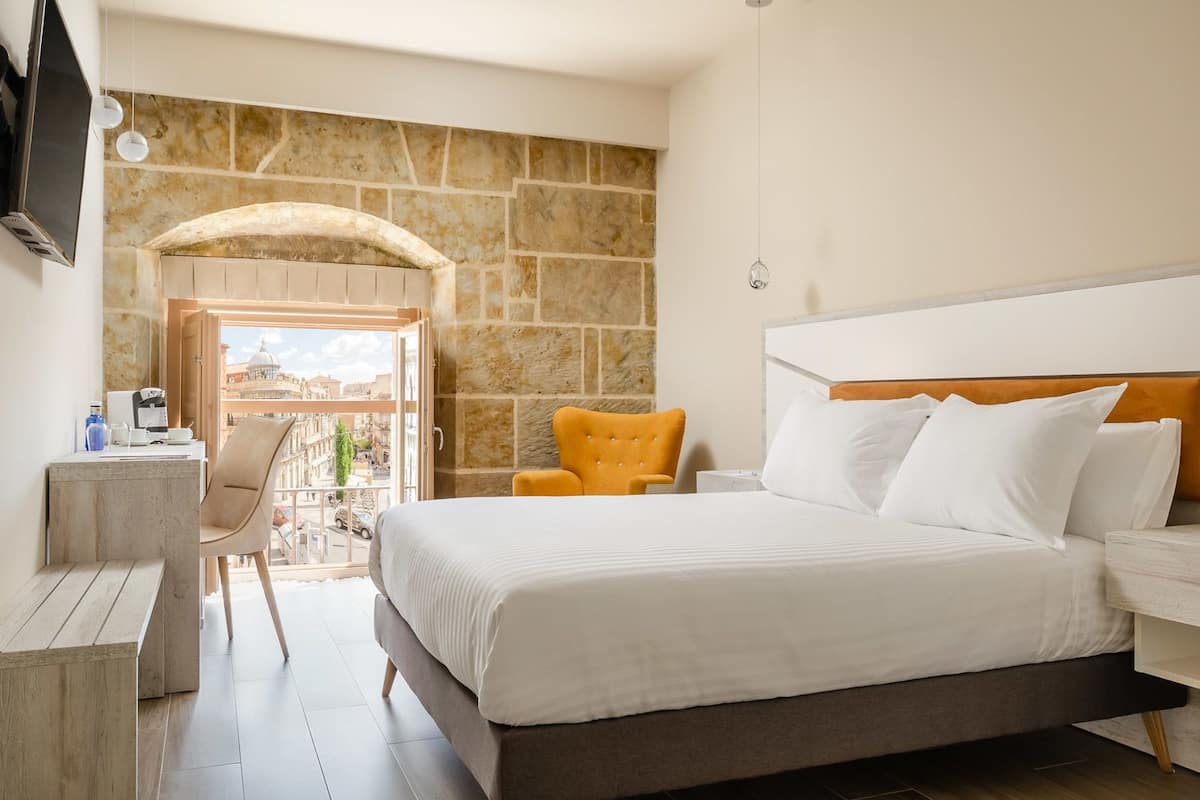 Luxury-Doppelzimmer (Plaza del Mercado view) | Bettwäsche aus ägyptischer Baumwolle, hochwertige Bettwaren