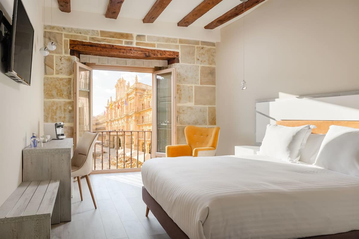 Luxury-Doppelzimmer (Plaza Mayor view) | Bettwäsche aus ägyptischer Baumwolle, hochwertige Bettwaren